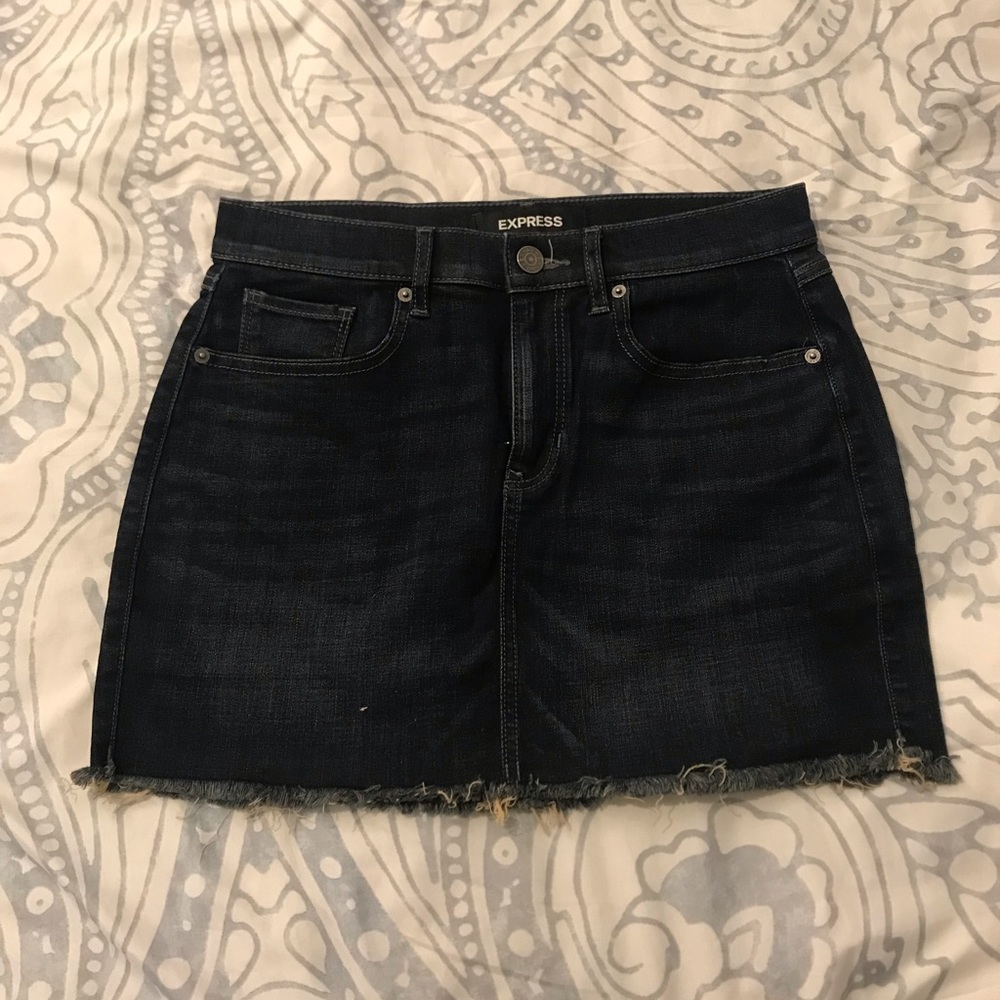 🆕 EXPRESS Dark Wash Denim Skirt